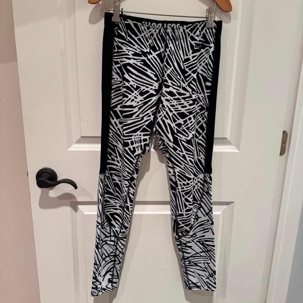 Nike Black and White Patterned Leggings